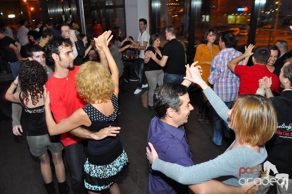 Seară de dans în Blondy's Art Café, 