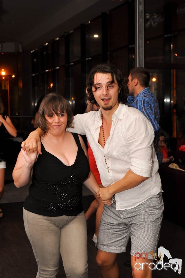 Seară de dans în Blondy's Art Café, 