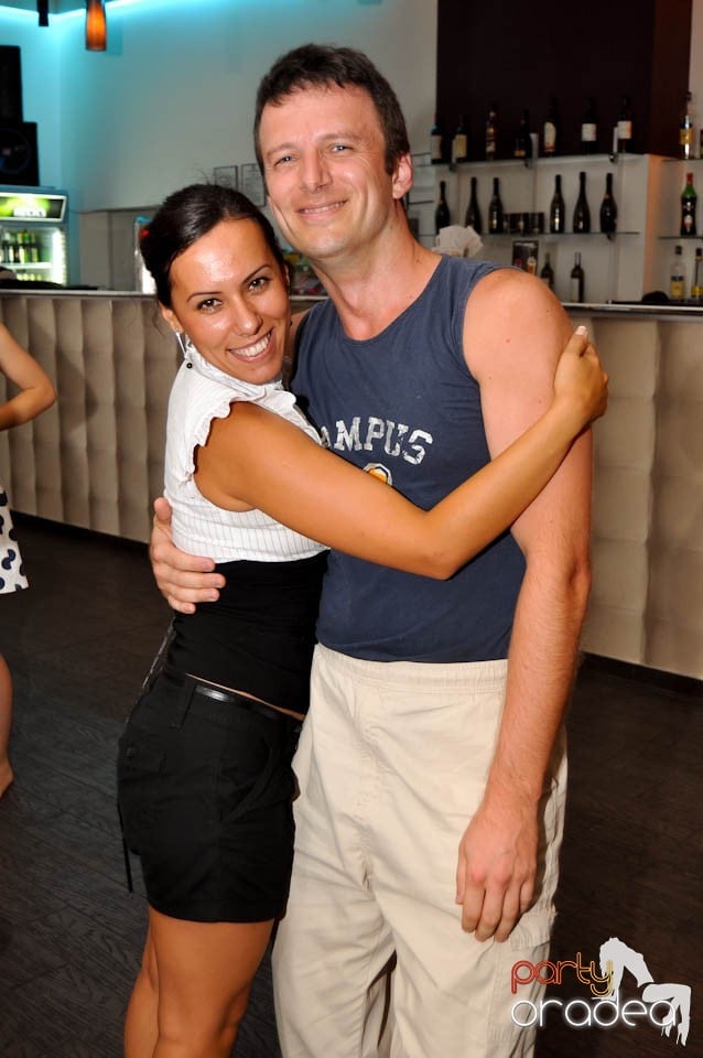 Seară de dans în Blondy's Art Café, 