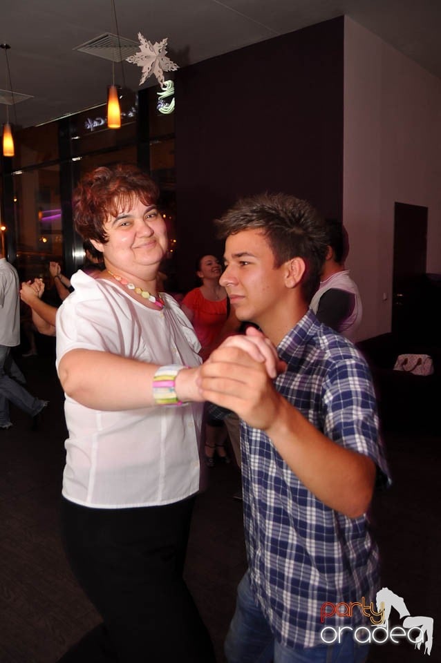 Seară de dans în Blondy's Art Café, 