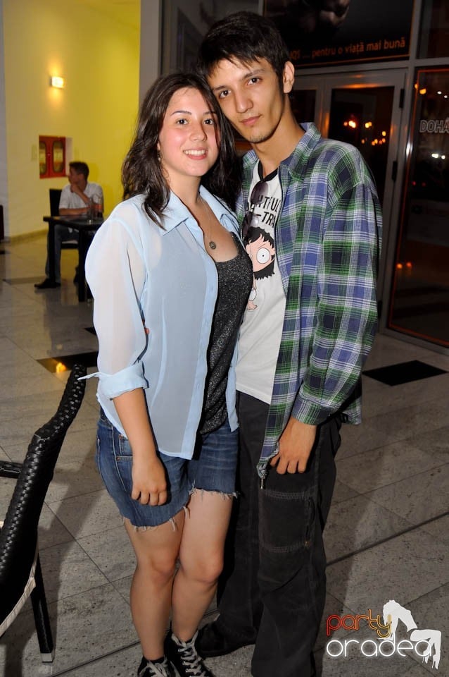 Seară de dans în Blondy's Art Café, 