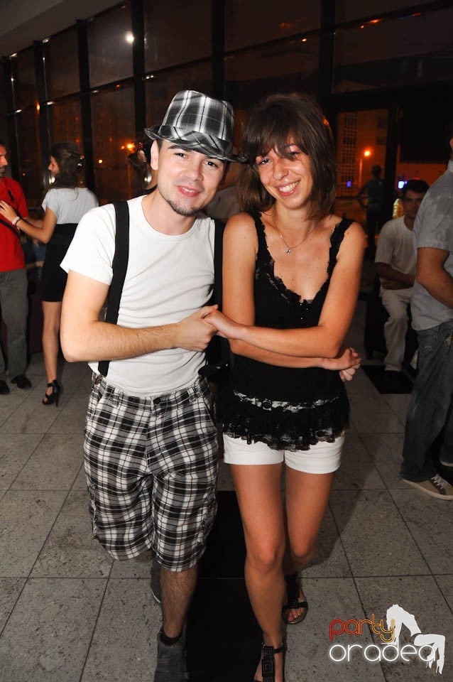 Seară de dans în Blondy's Art Café, 