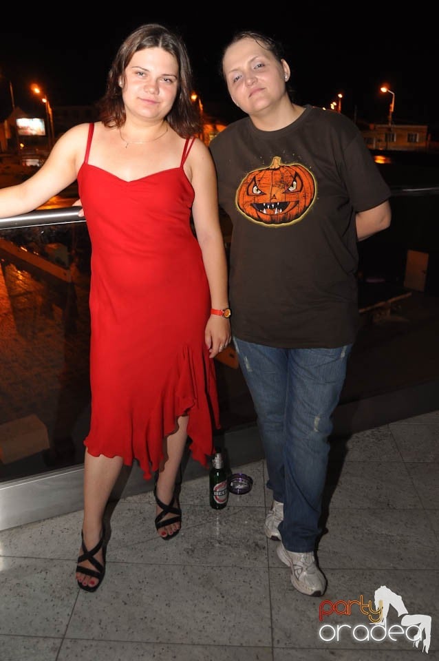 Seară de dans în Blondy's Art Café, 