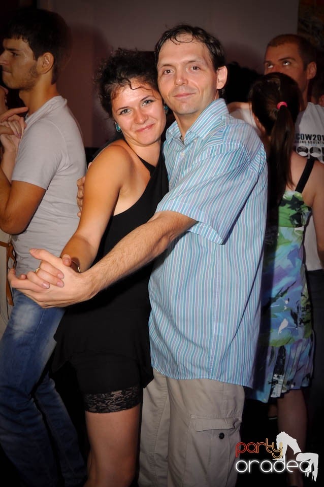 Seară de dans în Blondy's Art Café, 