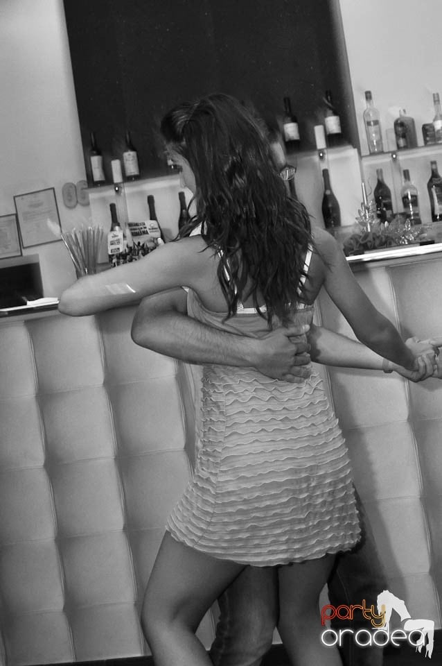 Seară de dans în Blondy's Art Café, 