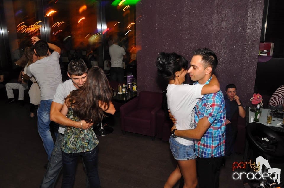 Seară de dans în Blondy's Art Café, 