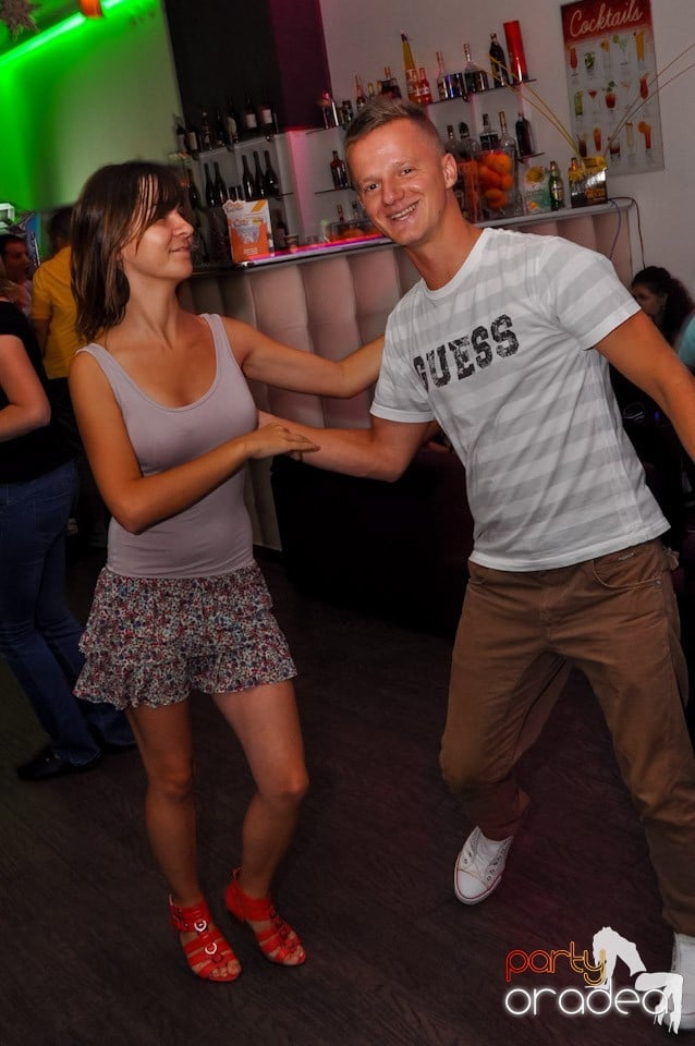 Seară de dans în Blondy's Art Café, 