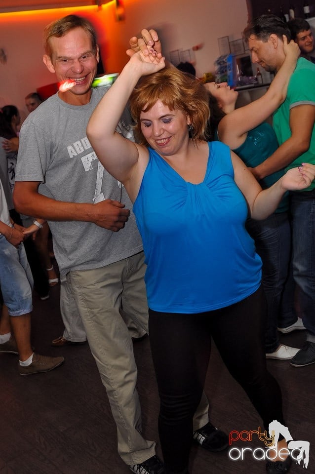 Seară de dans în Blondy's Art Café, 