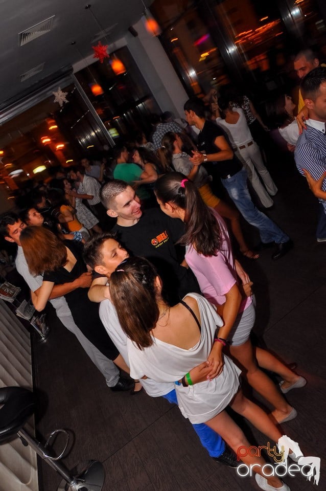 Seară de dans în Blondy's Art Café, 