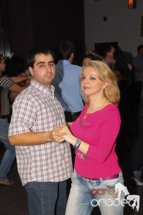 Seară de dans în Blondy's Art Café, 