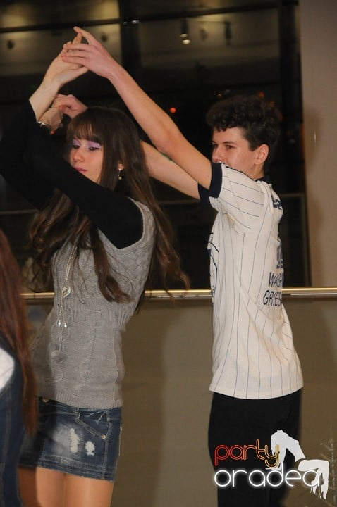 Seară de dans în Blondy's Art Café, 