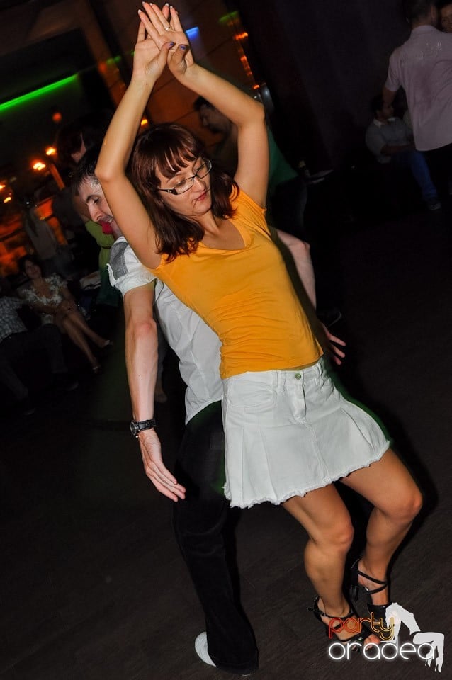 Seară de dans în Blondy's Art Café, 