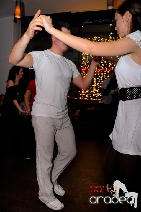 Seară de dans în Blondy's Art Café, 