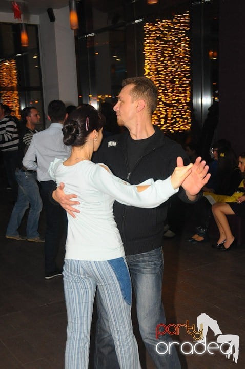 Seară de dans în Blondy's Art Café, 