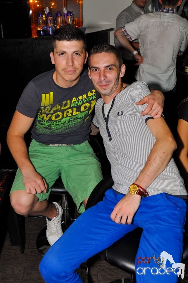 Seară de dans în Blondy's Art Café, 