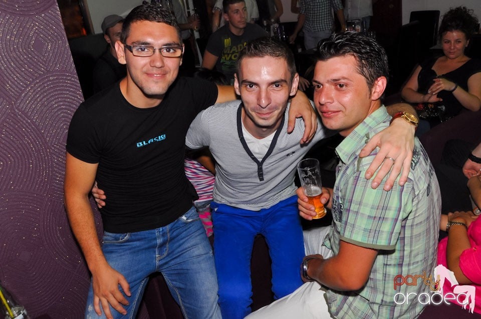 Seară de dans în Blondy's Art Café, 