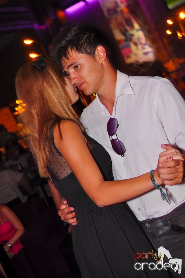 Seară de dans în Blondy's Art Café, 