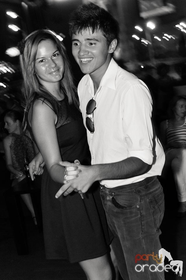 Seară de dans în Blondy's Art Café, 