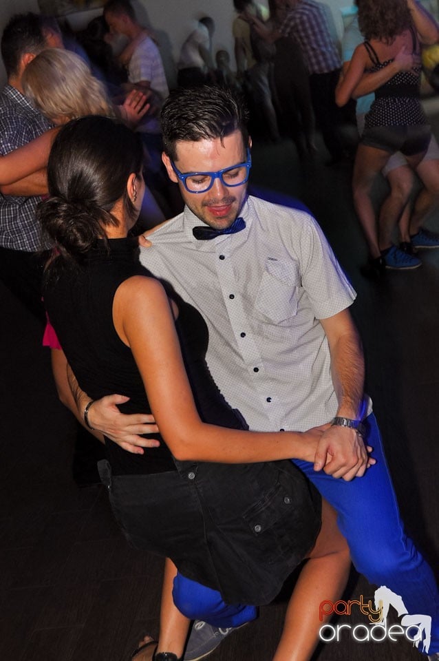 Seară de dans în Blondy's Art Café, 