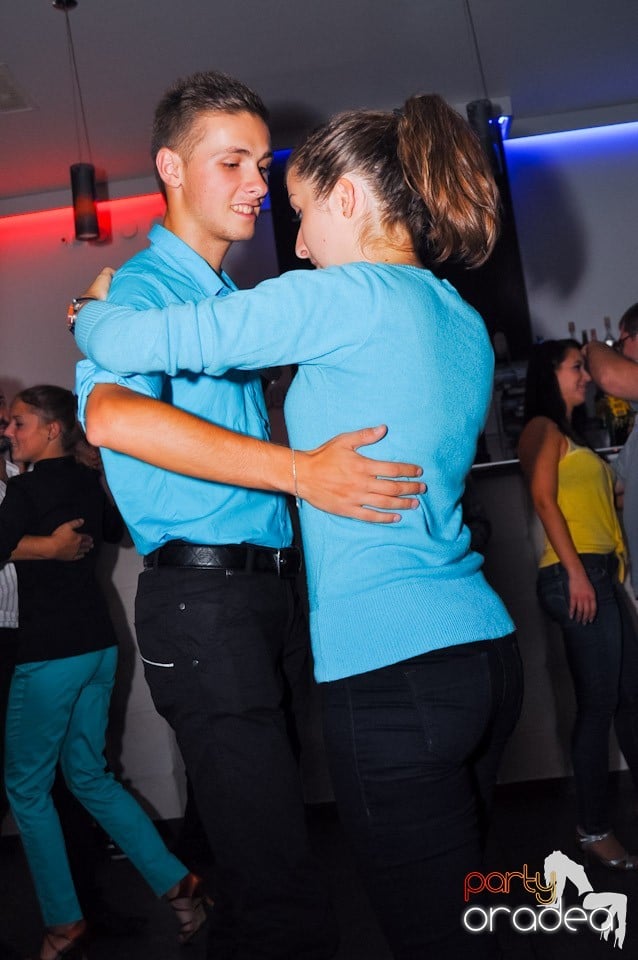 Seară de dans în Blondy's Art Café, 