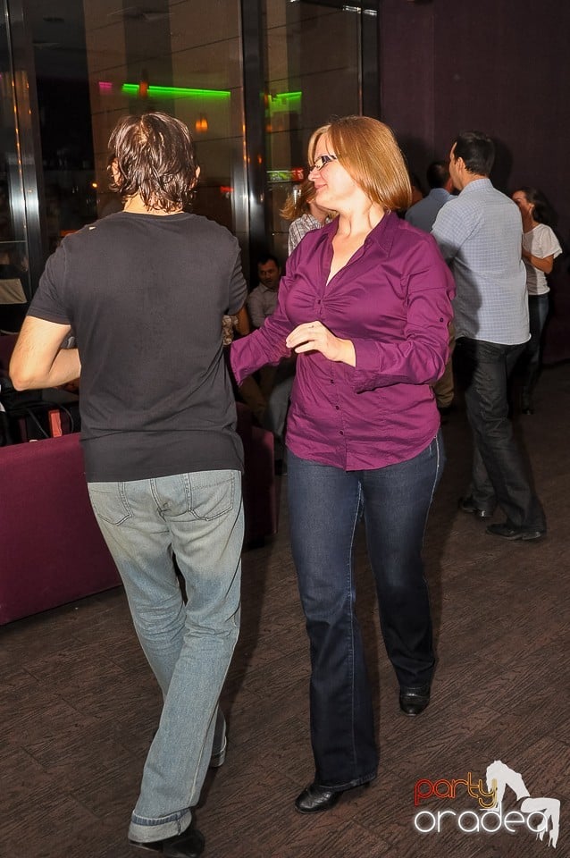 Seară de dans în Blondy's Art Café, 