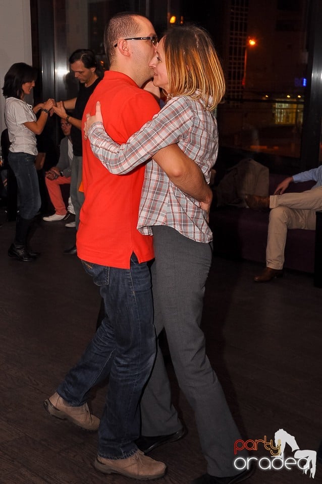 Seară de dans în Blondy's Art Café, 