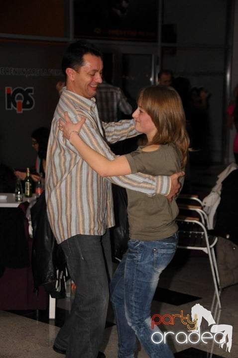 Seară de dans în Blondy's Art Café, 