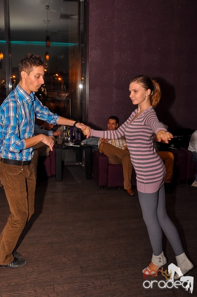 Seară de dans în Blondy's Art Café, 