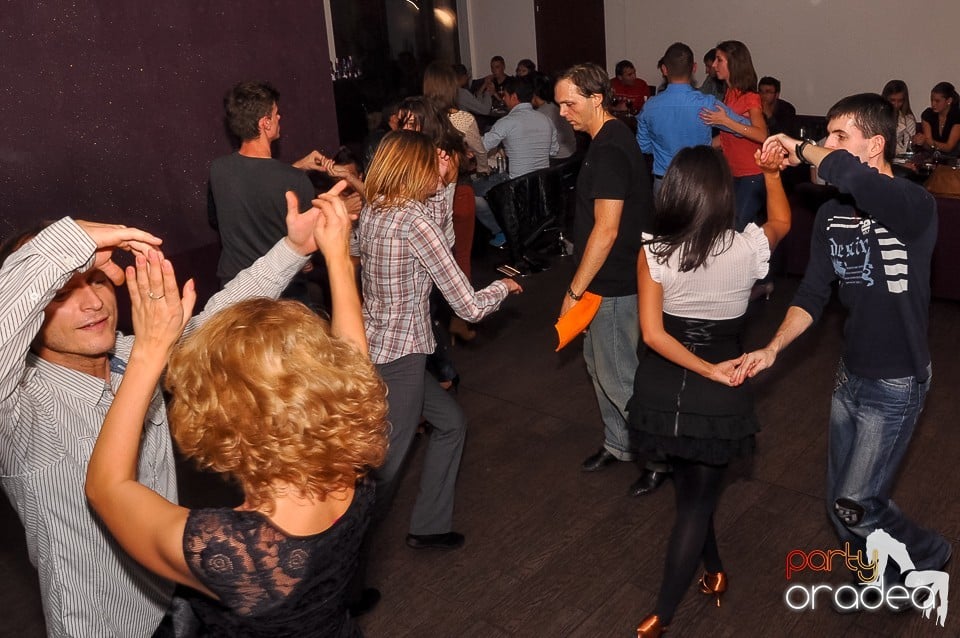 Seară de dans în Blondy's Art Café, 