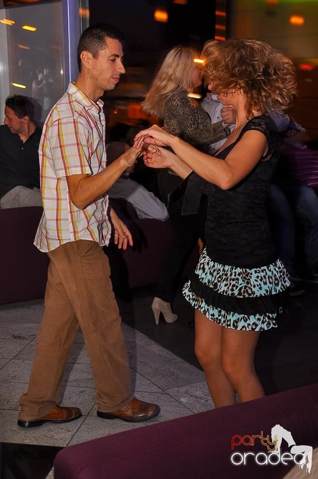 Seară de dans în Blondy's Art Café, 