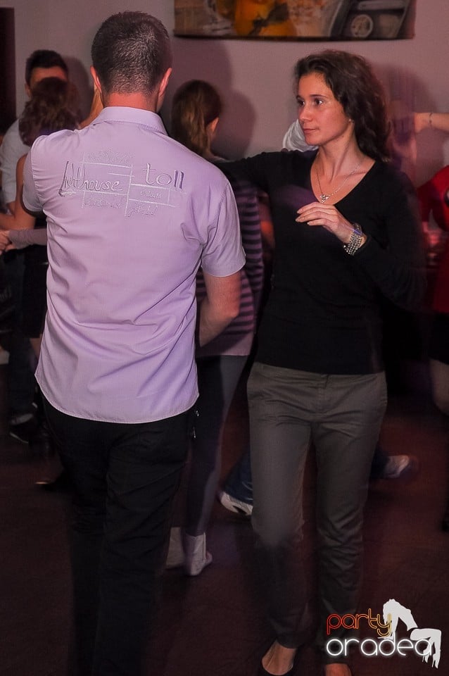 Seară de dans în Blondy's Art Café, 