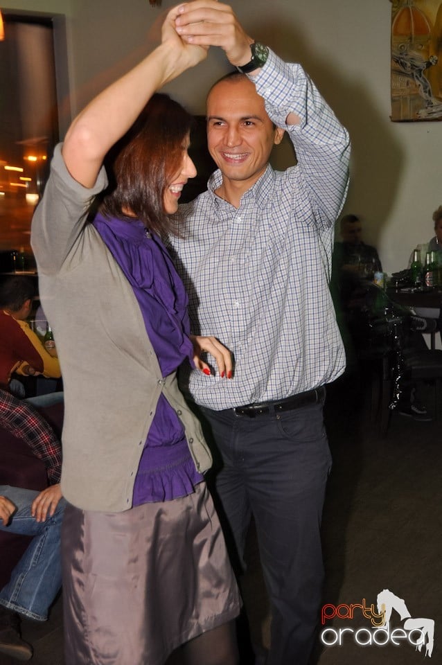 Seară de dans în Blondy's Art Café, 