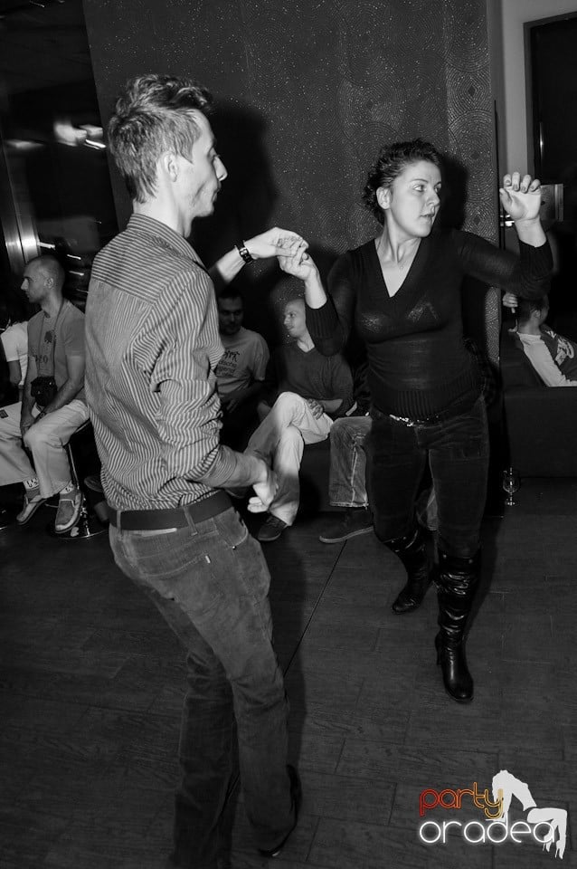 Seară de dans în Blondy's Art Café, 