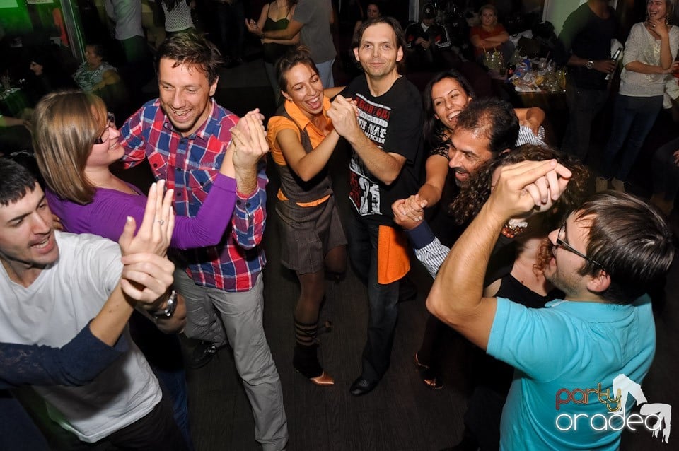 Seară de dans în Blondy's Art Café, 