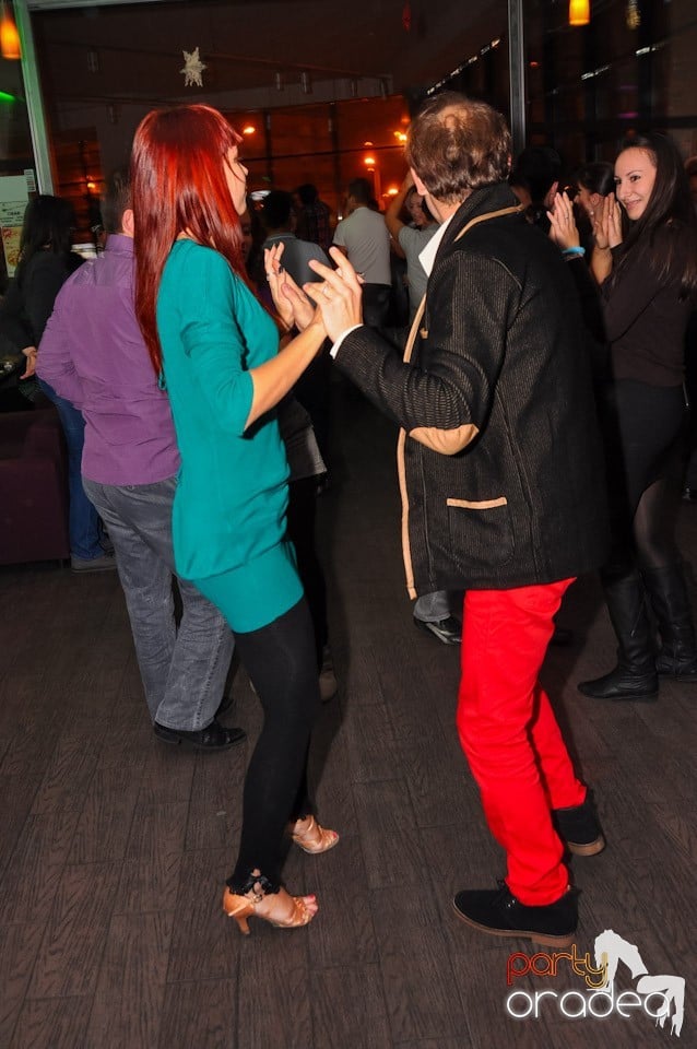 Seară de dans în Blondy's Art Café, 