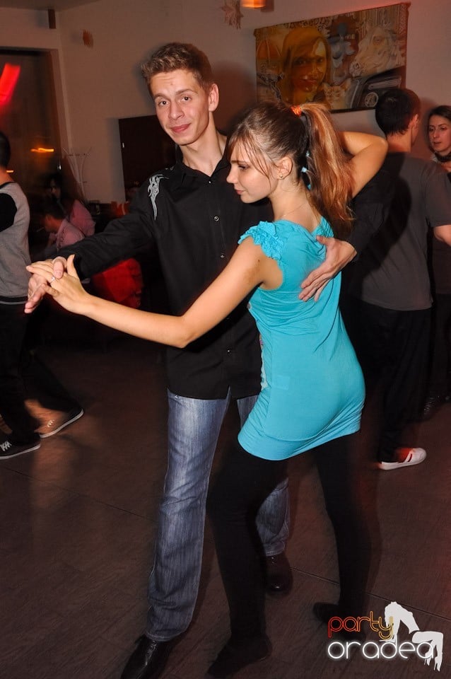 Seară de dans în Blondy's Art Café, 