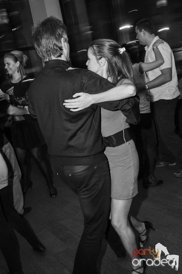 Seară de dans în Blondy's Art Café, 