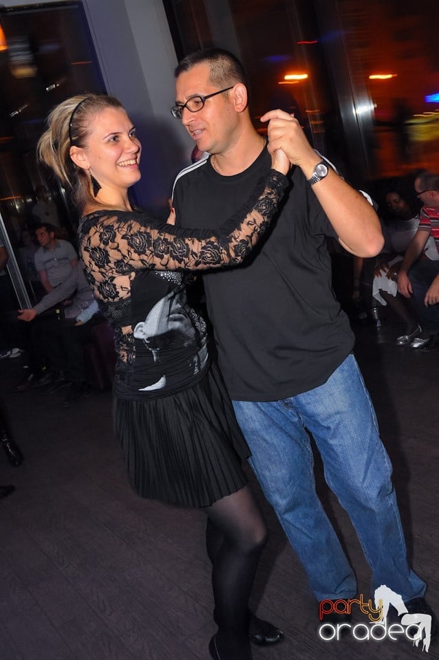 Seară de dans în Blondy's Art Café, 