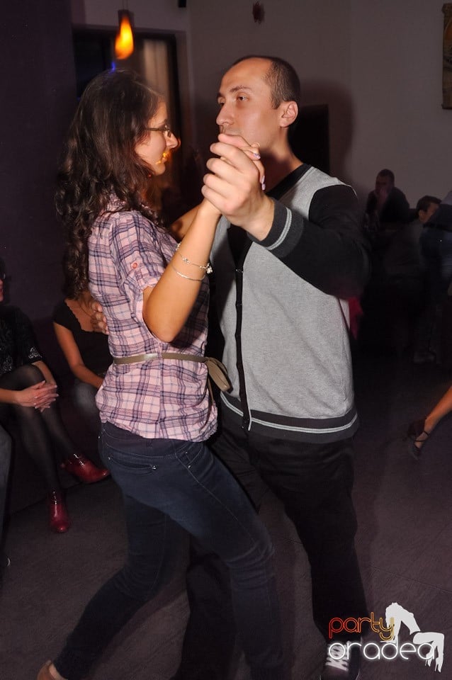 Seară de dans în Blondy's Art Café, 