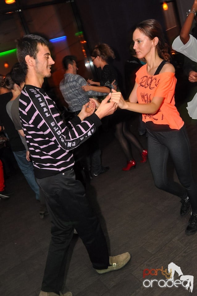 Seară de dans în Blondy's Art Café, 