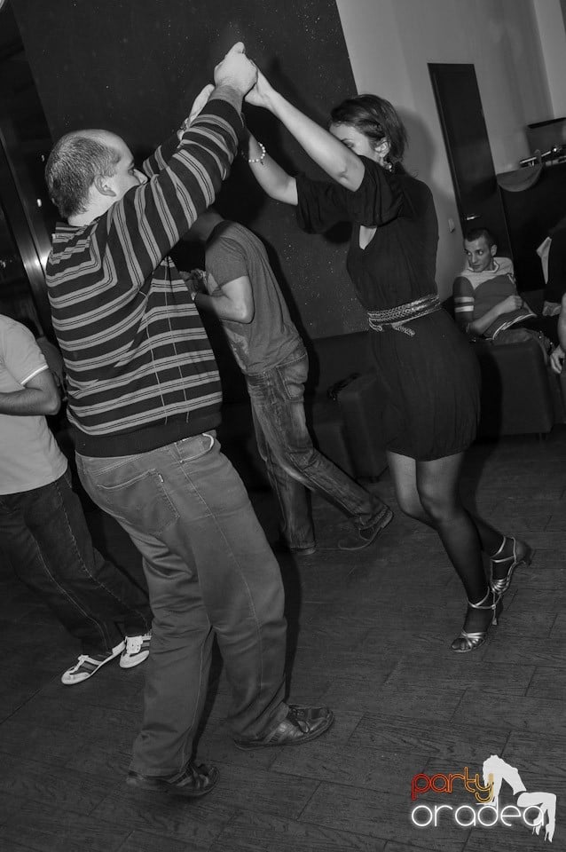 Seară de dans în Blondy's Art Café, 