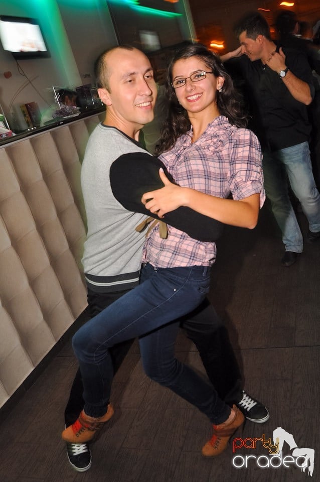 Seară de dans în Blondy's Art Café, 