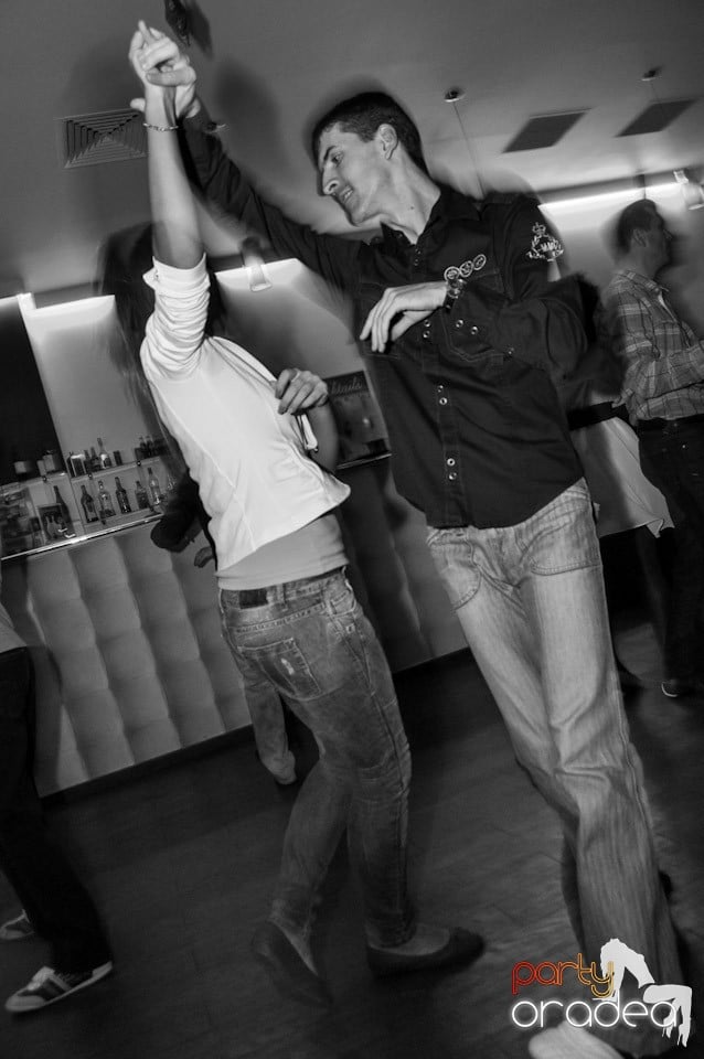 Seară de dans în Blondy's Art Café, 