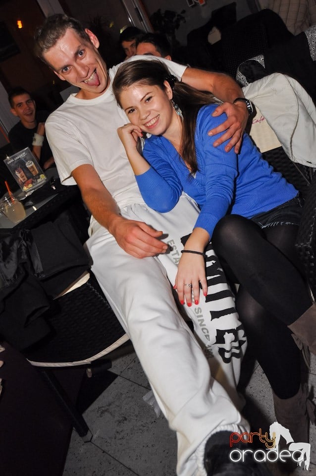 Seară de dans în Blondy's Art Café, 