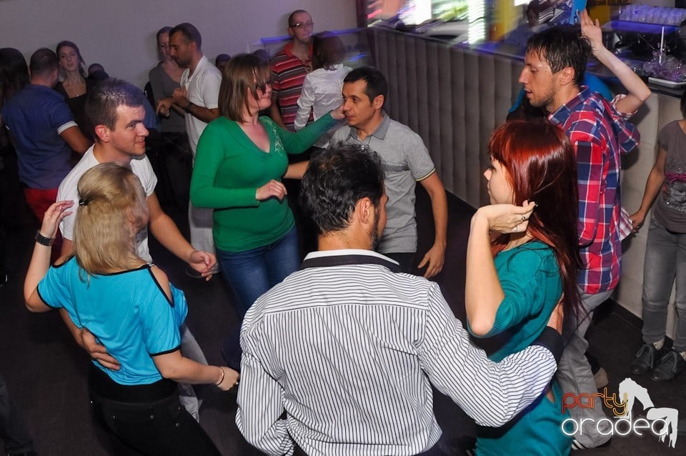 Seară de dans în Blondy's Art Café, 