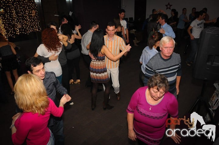 Seară de dans în Blondy's Art Café, 