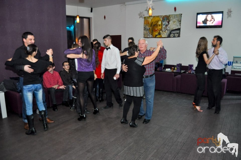 Seară de dans în Blondy's Art Café, 