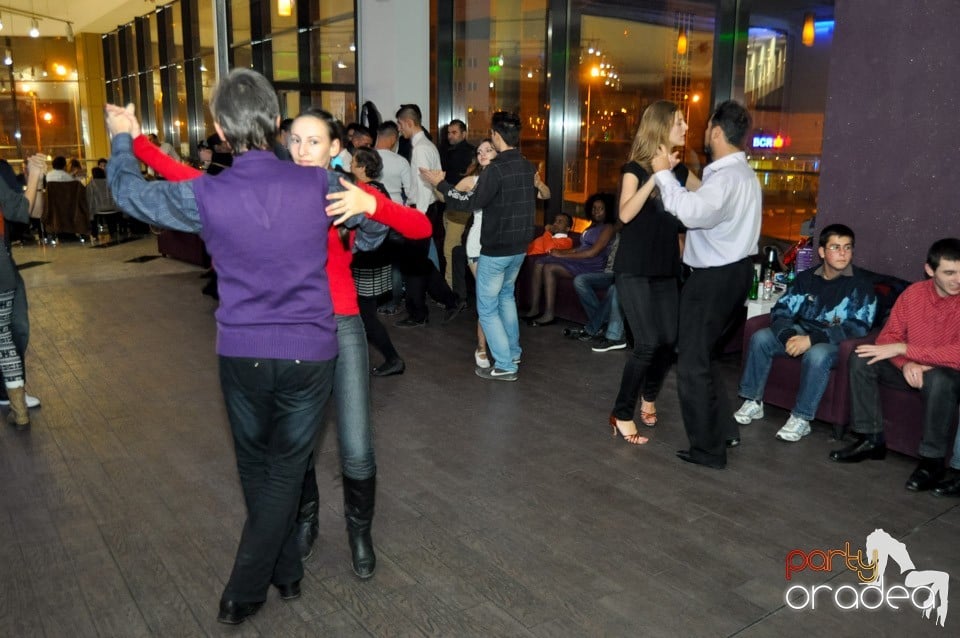 Seară de dans în Blondy's Art Café, 