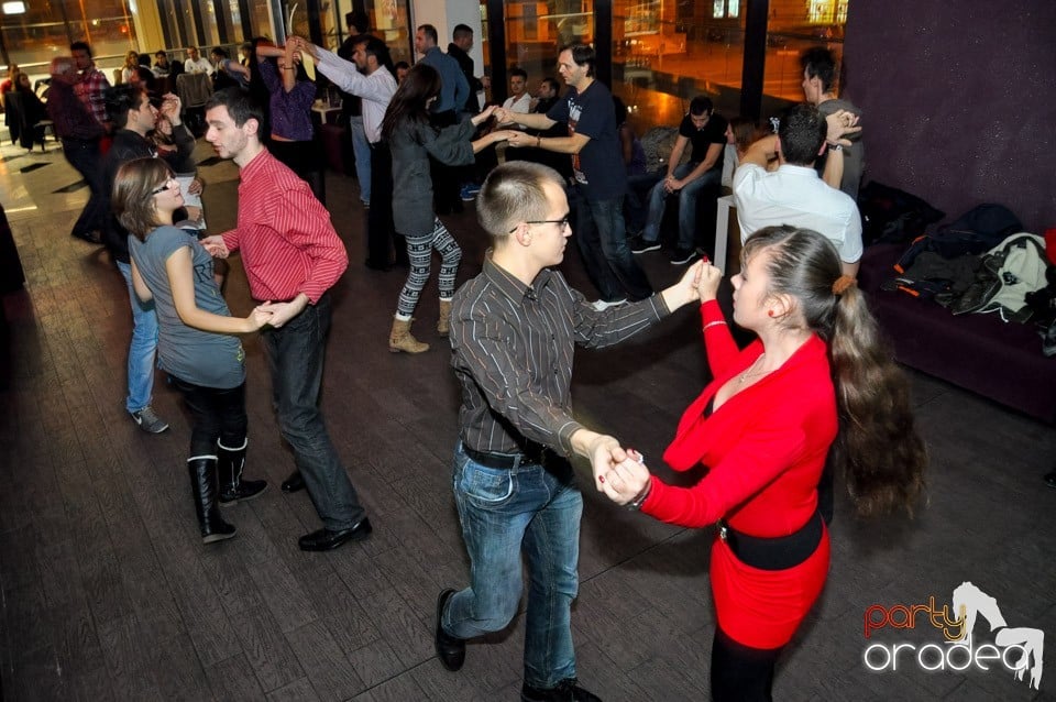 Seară de dans în Blondy's Art Café, 