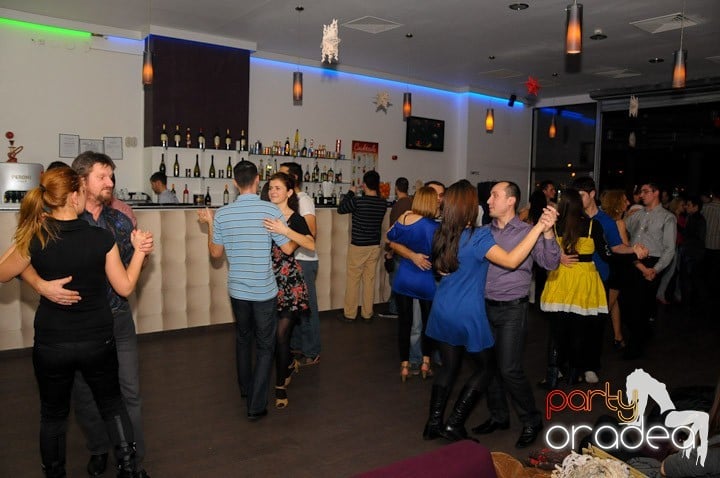 Seară de dans în Blondy's Art Café, 